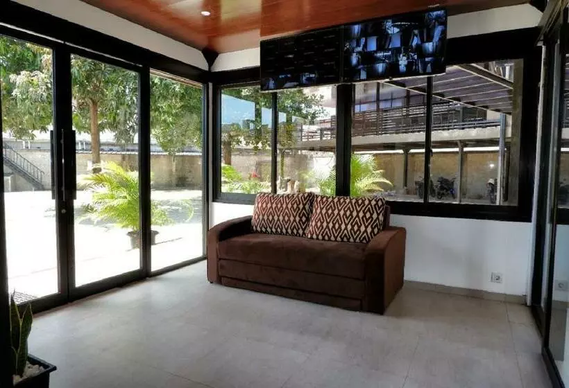 Hotelli Guest House 555 Nki