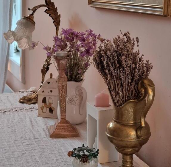 Royal Residence 1901