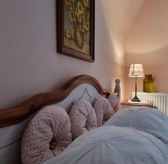 Royal Residence 1901