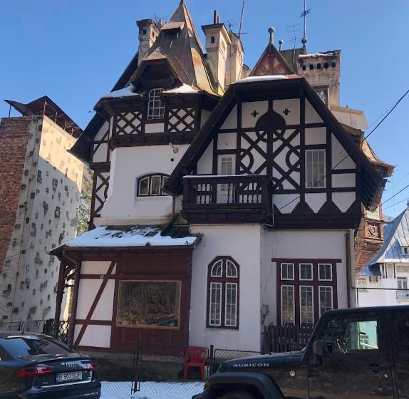 Royal Residence 1901