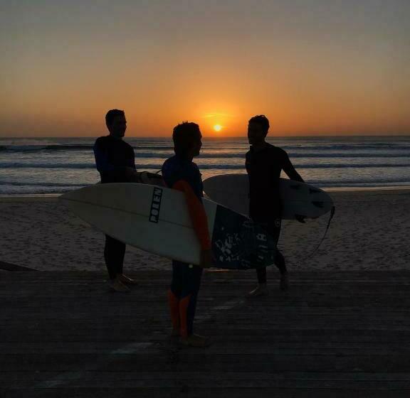 ベッドアンドブレックファースト Getwet Surfcamp