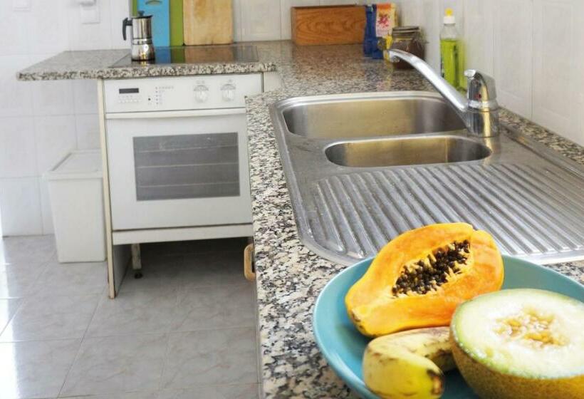 ベッドアンドブレックファースト Getwet Surfcamp