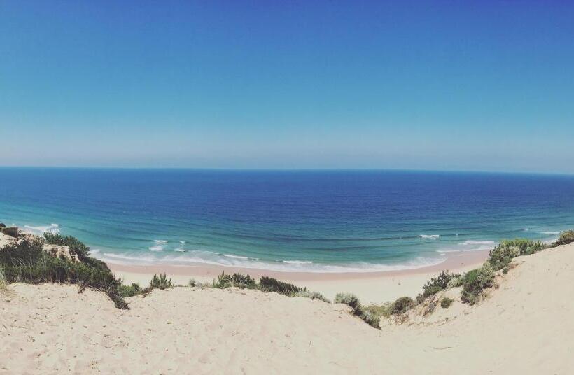 ベッドアンドブレックファースト Getwet Surfcamp