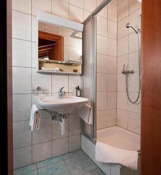 住宿加早餐  Kulinarik & Geniesser Hôtel Strauss