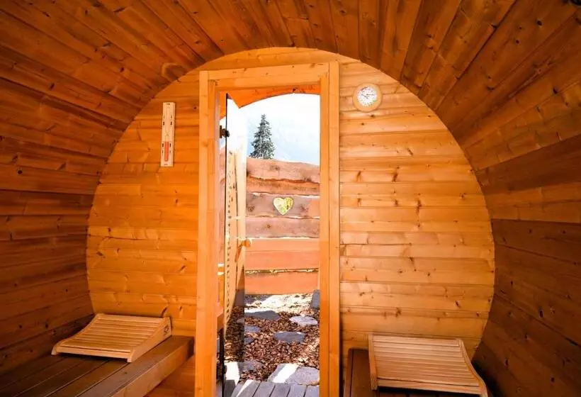 Aamiaismajoitus (B&B) Kulinarik & Geniesser Hôtel Strauss