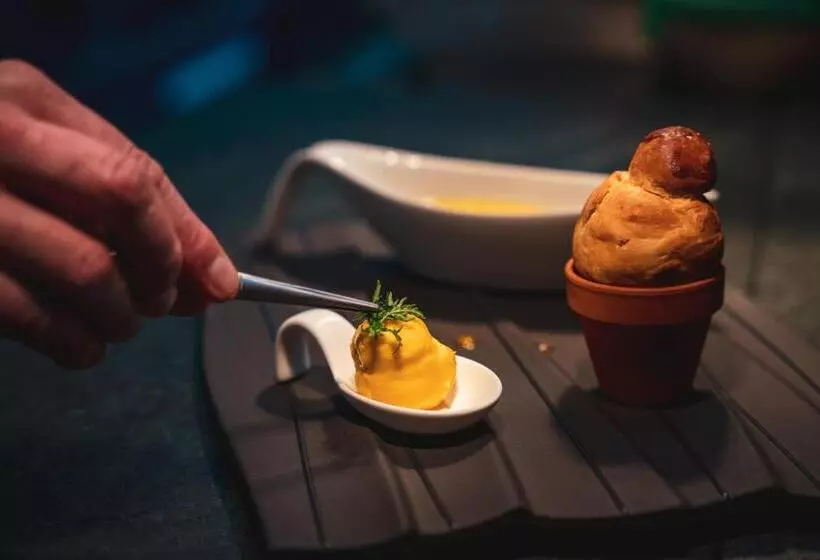 Aamiaismajoitus (B&B) Kulinarik & Geniesser Hôtel Strauss