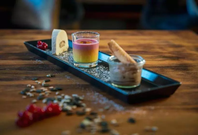 Aamiaismajoitus (B&B) Kulinarik & Geniesser Hôtel Strauss