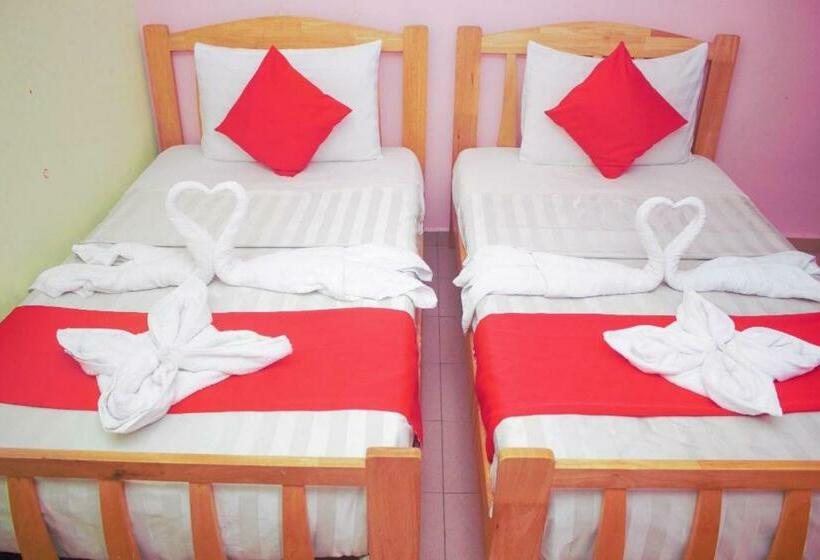 בית מלון כפרי Base