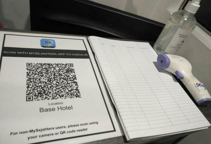 בית מלון כפרי Base