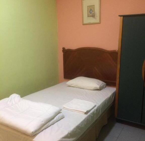 בית מלון כפרי Base