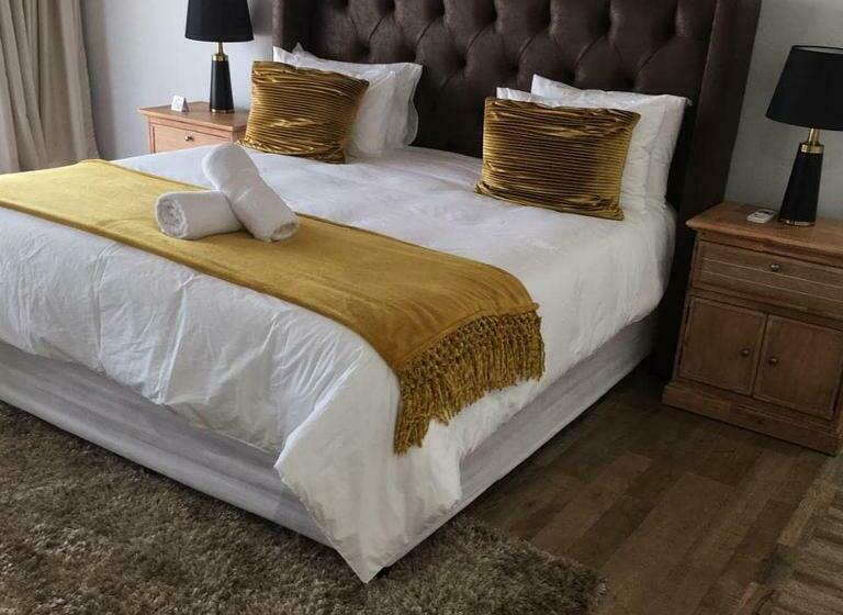 פנסיון 11 On Grace