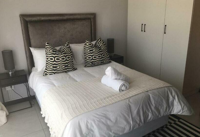 פנסיון 11 On Grace