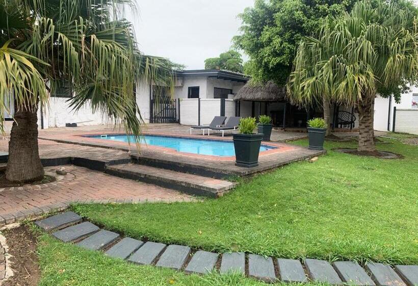 פנסיון 11 On Grace