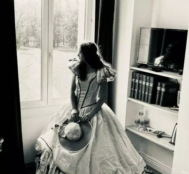 Majatalo Chambre Romantique Dans Le Château De La Bouchatte