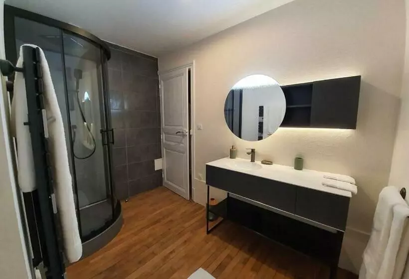 Majatalo Chambre Romantique Dans Le Château De La Bouchatte