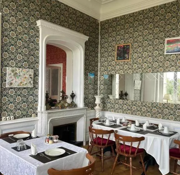 Majatalo Chambre Romantique Dans Le Château De La Bouchatte