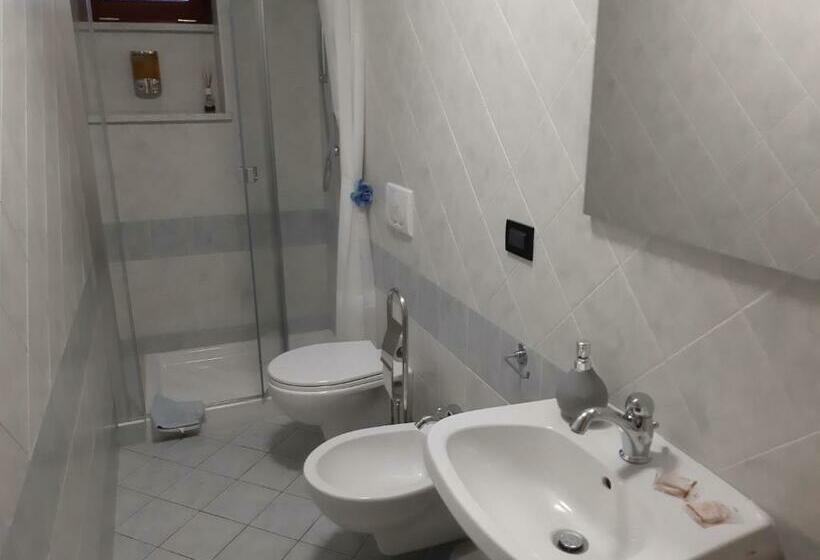 פנסיון La Casa In Giardino