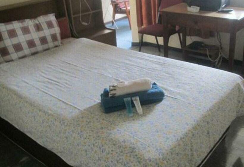 פנסיון Tre Fontane Guesthouse