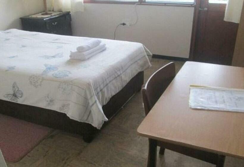 פנסיון Tre Fontane Guesthouse