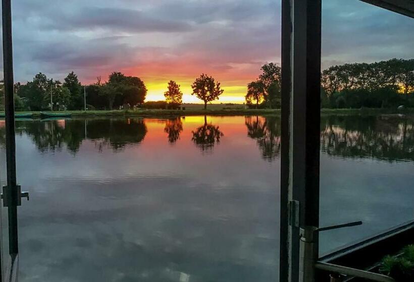 ベッドアンドブレックファースト Aangenaam Op De Rijn, Woonboot, Inclusief Privé Sauna