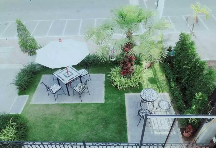 ユースホステル Lailaresidence