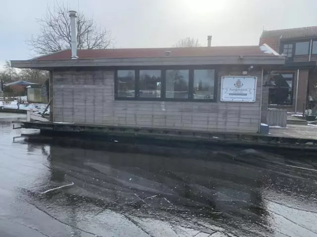 ベッドアンドブレックファースト Aangenaam Op De Rijn, Woonboot, Inclusief Privé Sauna