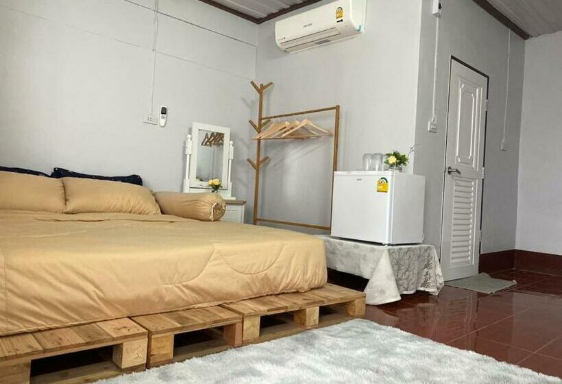 Pensjonat Reindeer House Wat Chedi