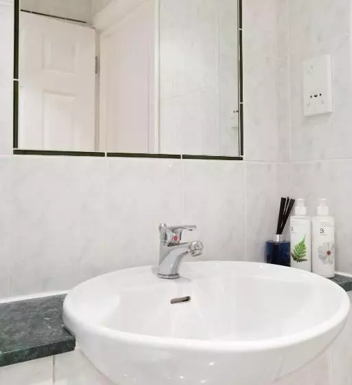 Discounted Flat W Lovely Terrace Near King S Road