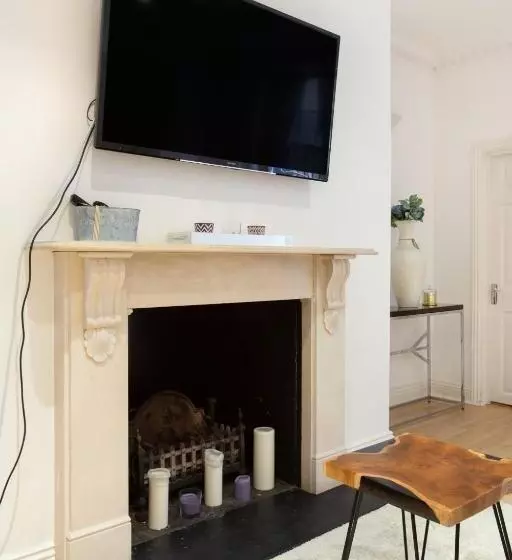 Discounted Flat W Lovely Terrace Near King S Road