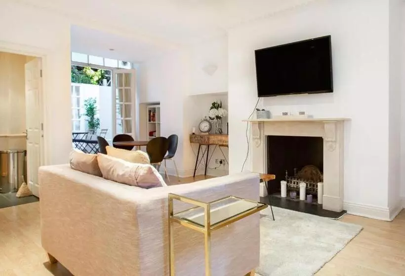 Discounted Flat W Lovely Terrace Near King S Road