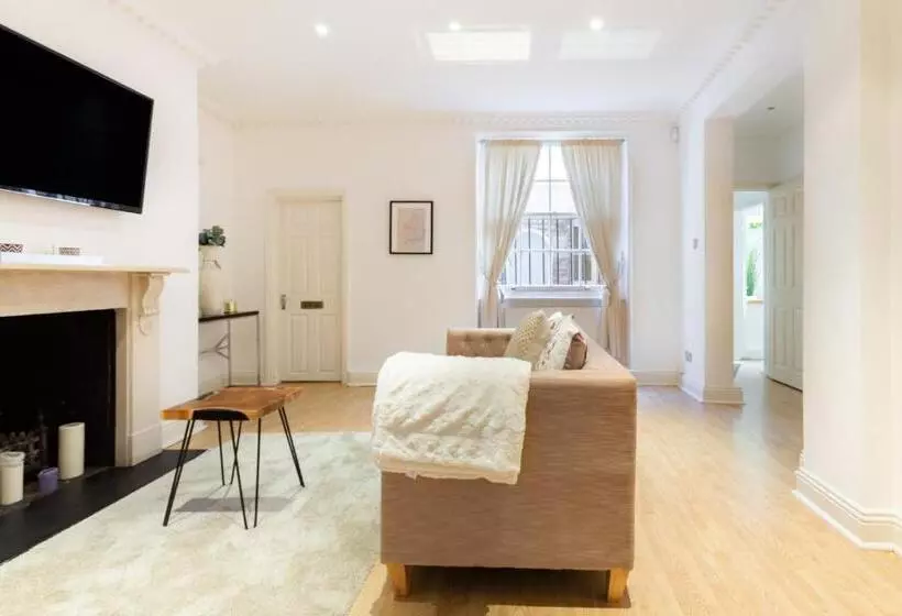 Discounted Flat W Lovely Terrace Near King S Road