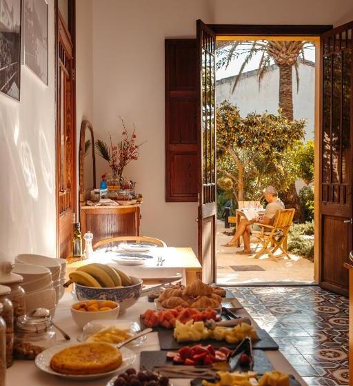 هتل Boutique Can Pocovi