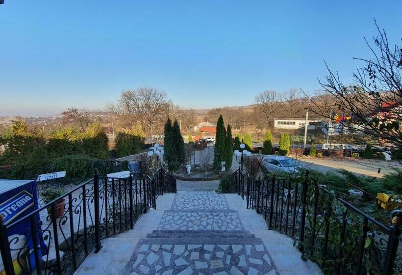 بنسيون Casa Boiereasca