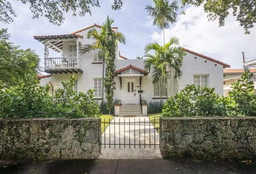 پانسیون Casa Coral