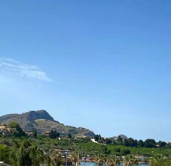 پانسیون Solus B&b