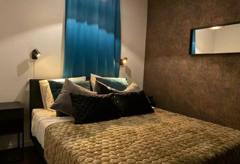 B&b By The C