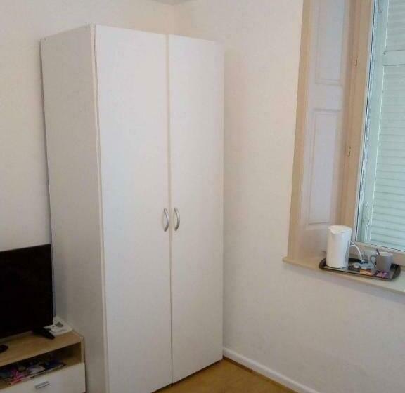 住宿加早餐  Chambre N 1 Centre Ville De Mirecourt