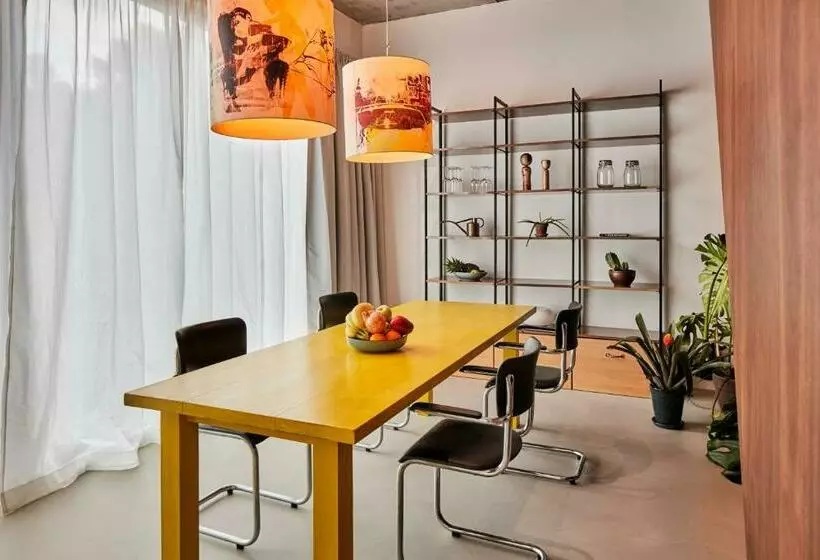 تختخواب و صبحانه New Beautiful Design Studio In Amsterdam West