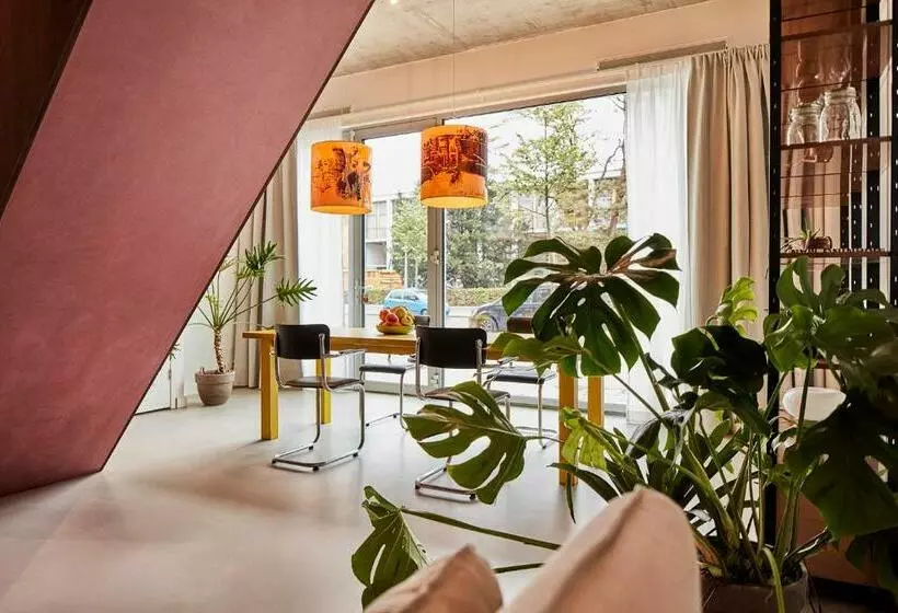 تختخواب و صبحانه New Beautiful Design Studio In Amsterdam West
