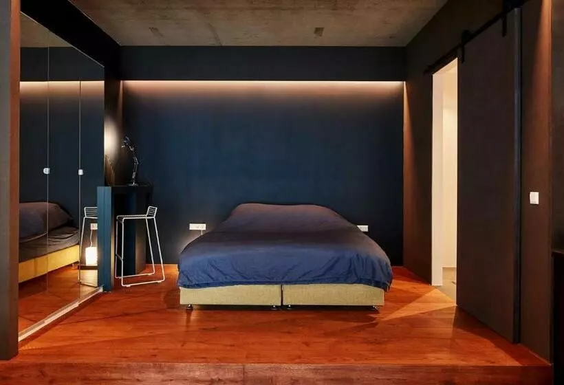 تختخواب و صبحانه New Beautiful Design Studio In Amsterdam West