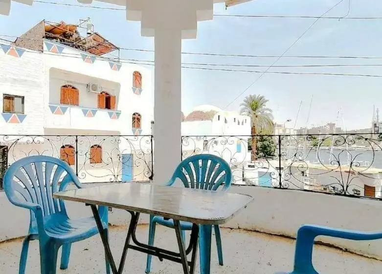 تختخواب و صبحانه Winji Guest House