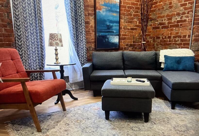 Отель Brickhouse Loft A Boutique