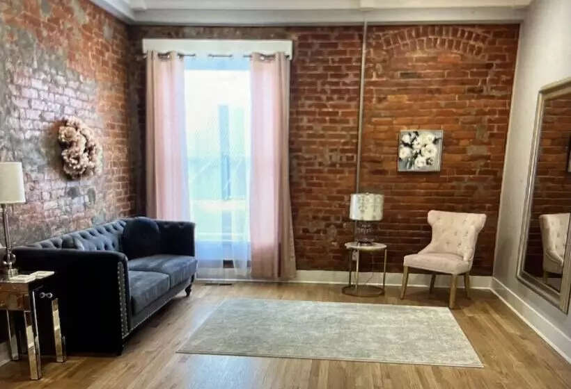 Hotelli Brickhouse Loft   A Boutique