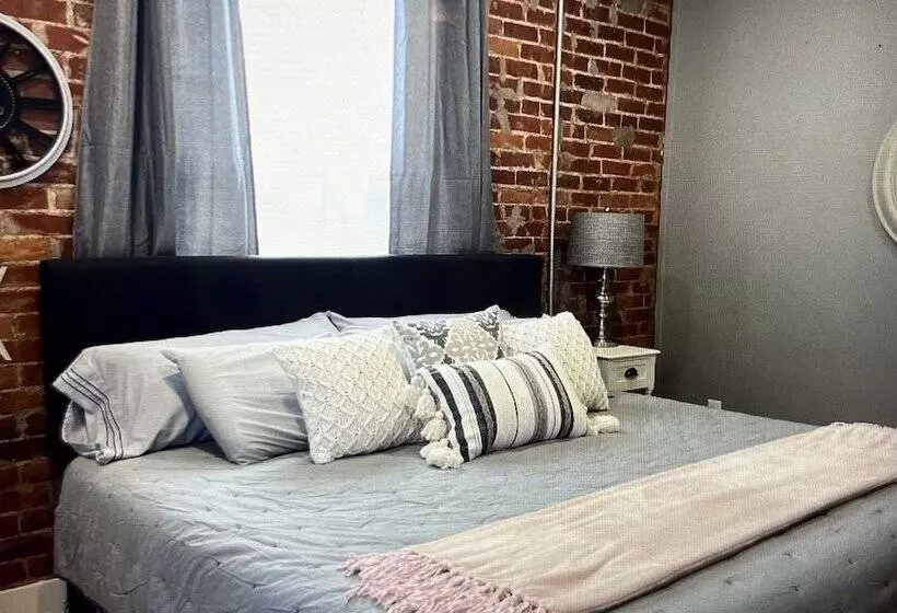 Hotelli Brickhouse Loft   A Boutique