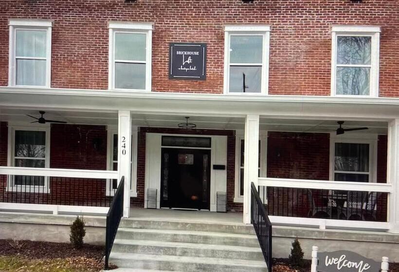 Отель Brickhouse Loft A Boutique