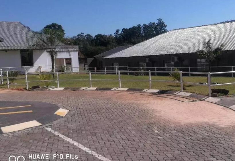 ホテル Sima Silver Lodge