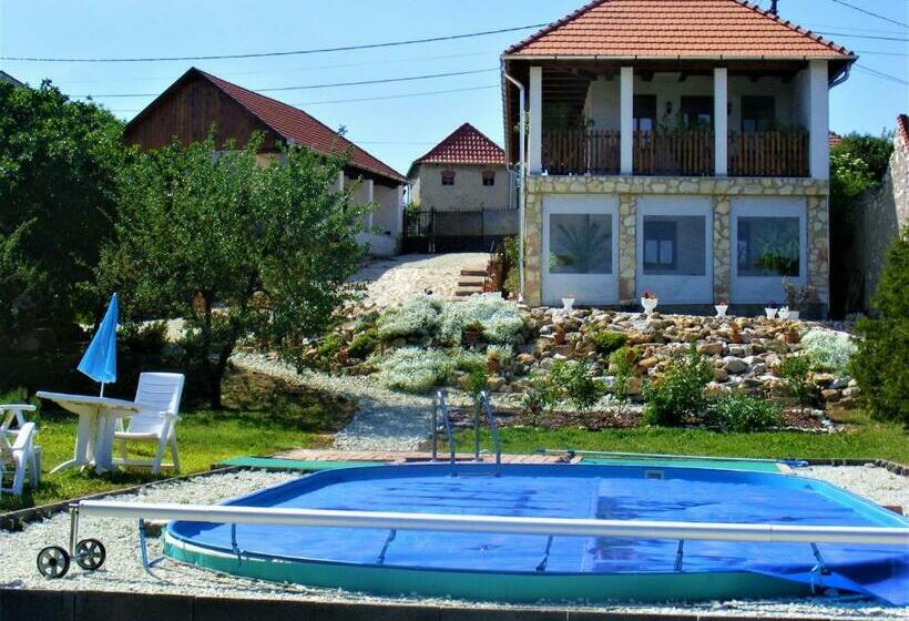 펜션 Hegyaljai Panoráma Vendégház