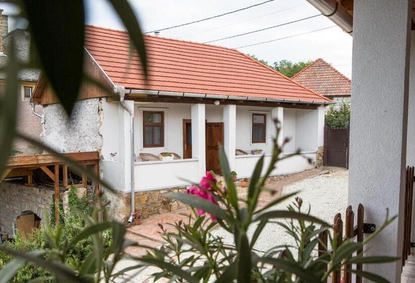 펜션 Hegyaljai Panoráma Vendégház