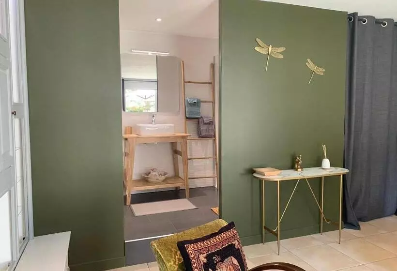 ベッドアンドブレックファースト Chambre En Drôme Tropicale