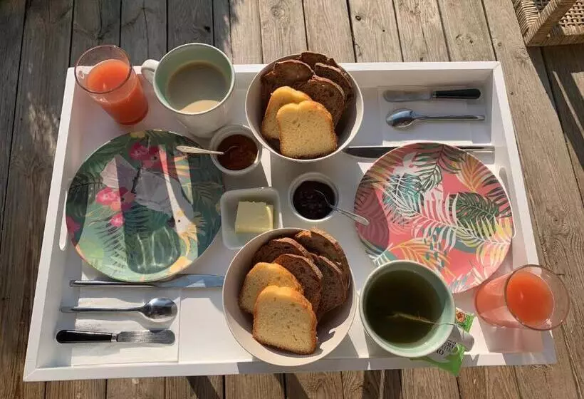 ベッドアンドブレックファースト Chambre En Drôme Tropicale